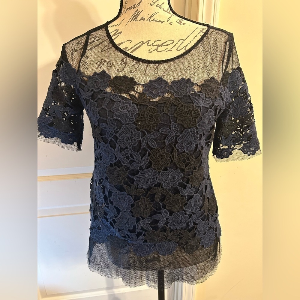 White House Black Market embroidered lace top - Picture 2 of 5